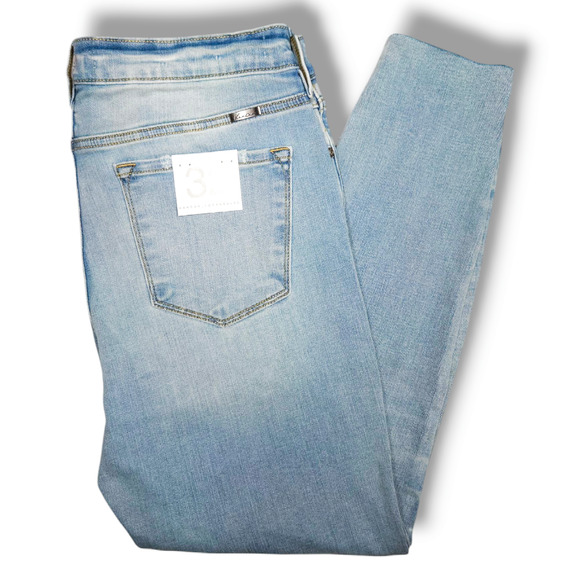 NWT Kancan High Rise Step Hem Skinny Denim Jeans Sz. 32x28 Light Stone Blue - Picture 1 of 9